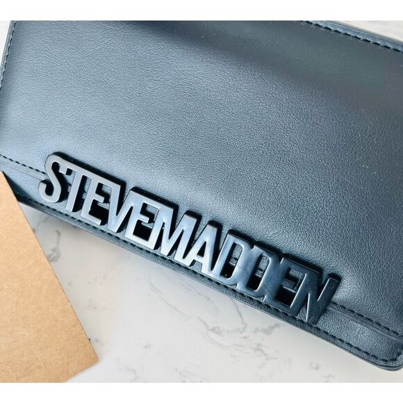 Steve Madden BCabby Wallet Wristlet Black Zip Around Smartphone Case Organizer - Picture 2 of 6